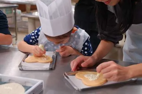 Shiroi Koibito Park Sweets Drawing Experience (Admission Included) | Sapporo City Transportation Included