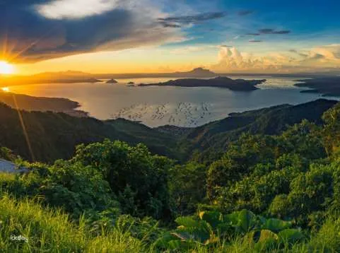 Tagaytay Sightseeing & Canoeing in Pagsanjan Falls from Manila | Philippines